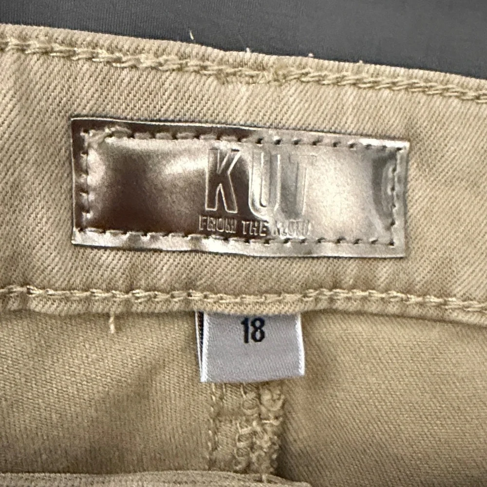 KUT from the Kloth Catherine shorts. Size 18 - Picture 3 of 6